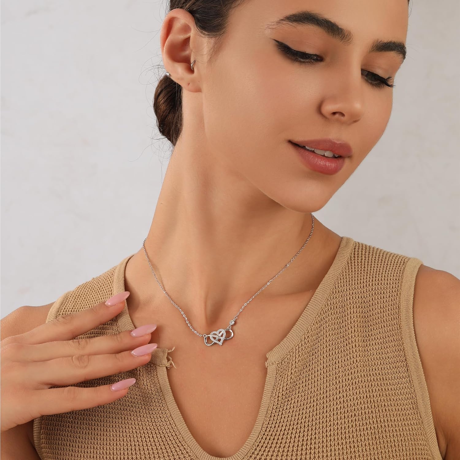 OOOPEL Gift for Mom/Daughter Sterling Silver Infinity Necklace with Heart Mother Daughter Necklace Birthday Mother's Day Gift for Mum Daughter with Love Card